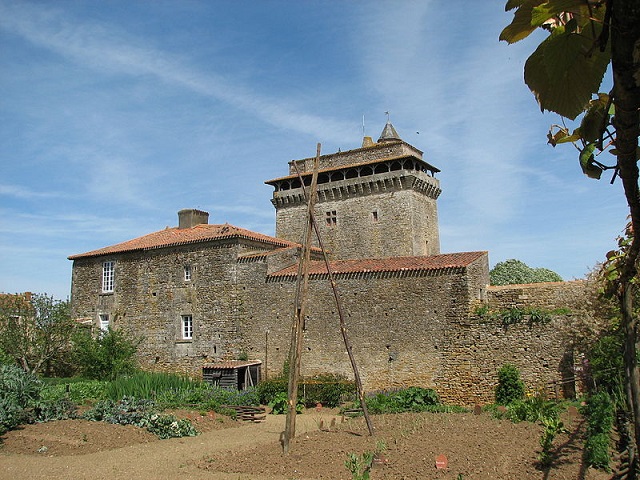 Château de Bazoges-en-Pareds