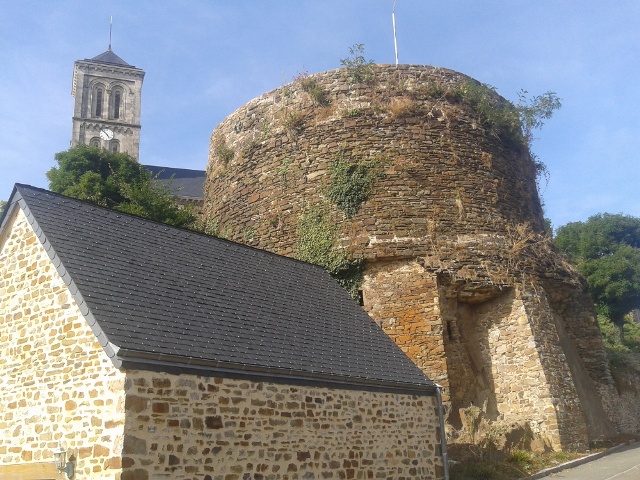 Château de Montsûrs