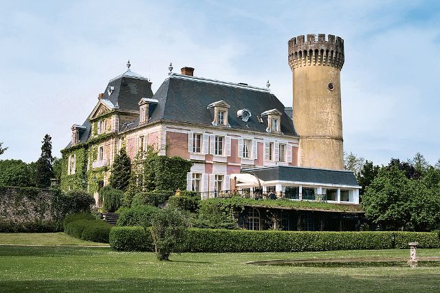 Château de Faverges-de-la-Tour