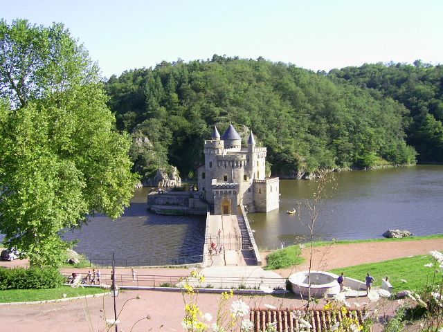 Château de La Roche (Saint-Priest-la-Roche)
